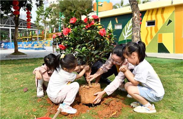 _（日报）植树节当天市儿童公园举行“小小(10800270)-20230313111237.jpg